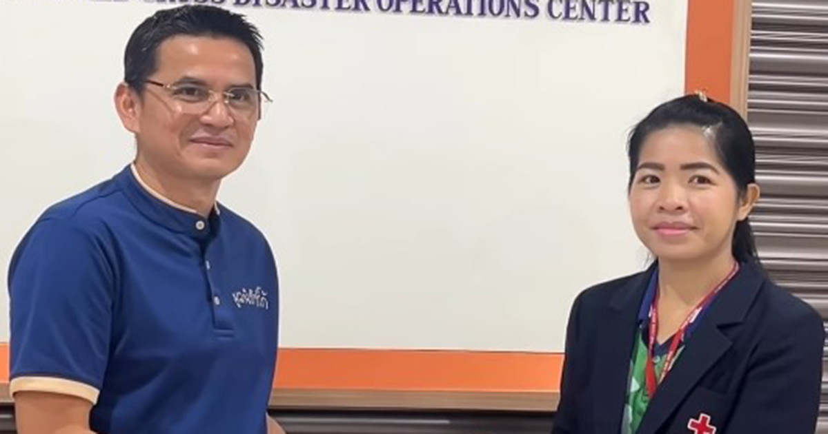 โค้ชซิโก้ ร้อยตำรวจโทเกียรติศักดิ์ เสนาเมือง ประธานมูลนิธิซิโก้ ได้นำมอบเงินบริจาคจากผู้ร่วมสมทบทุนสนับสนุนช่วยเหลือผู้ประสบภัยชายแดน